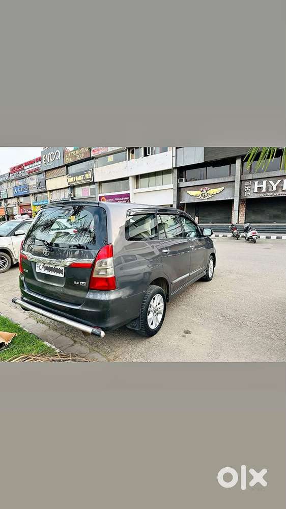 Toyota Innova 2.5 V 2015