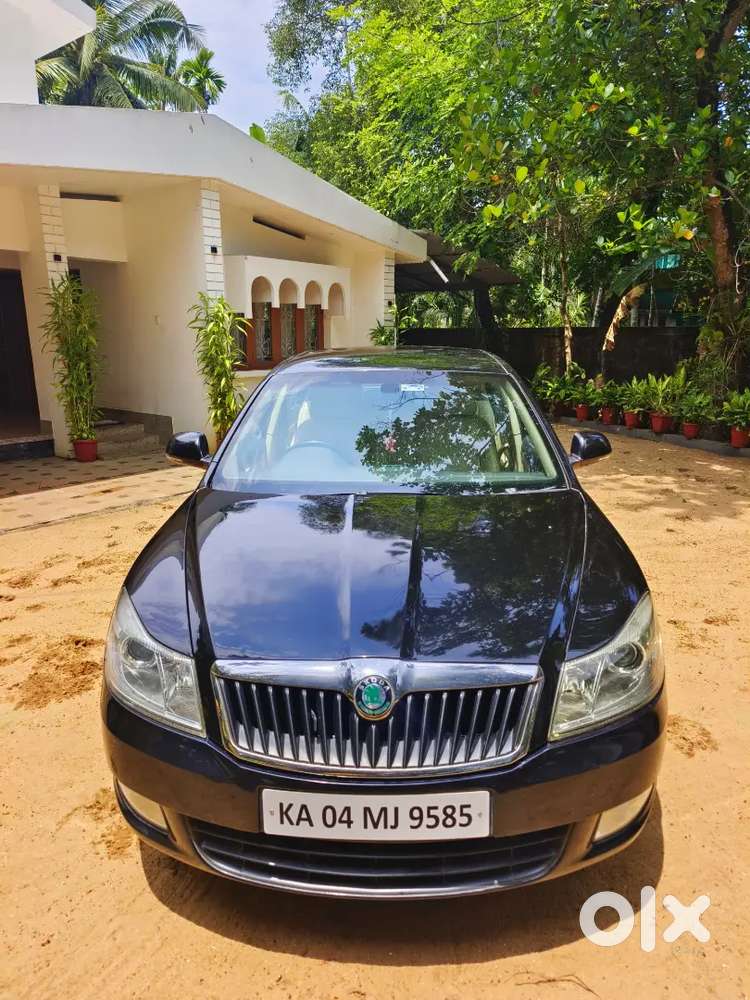 Black Color Laura 1.8 Tsi