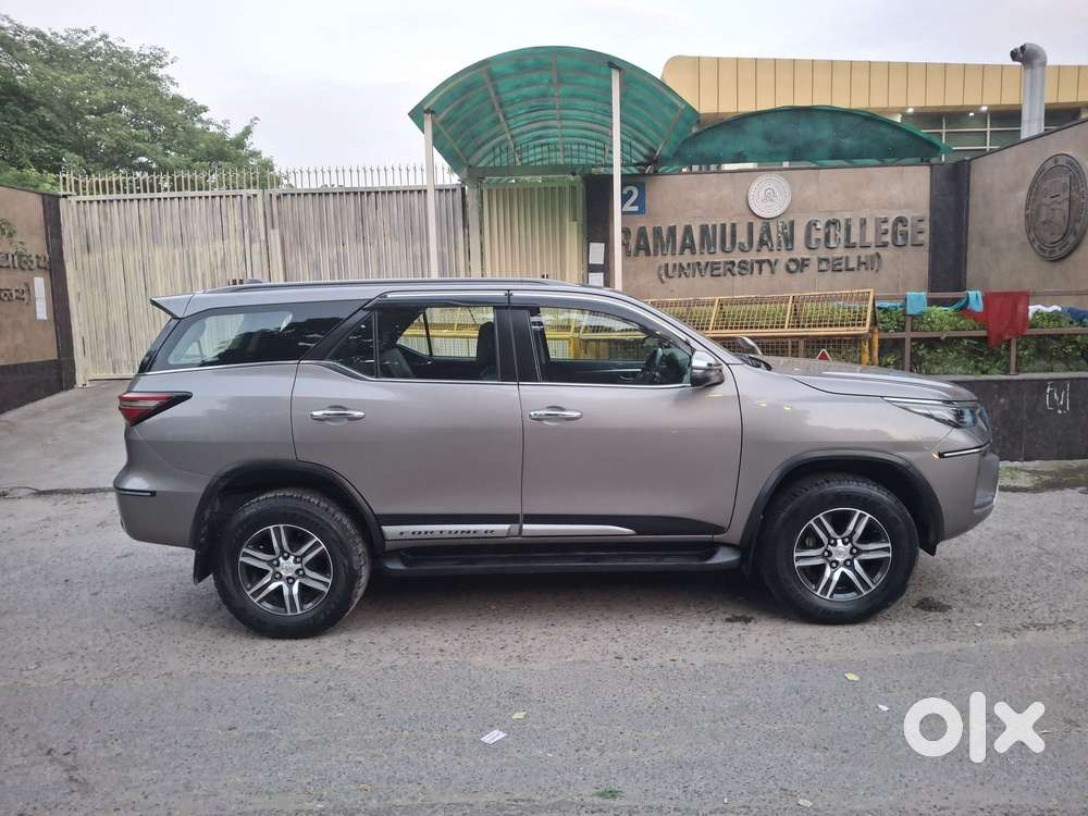 Toyota Fortuner [2021-ongoing] 2.7 2wd Petrol At, 2023, Petrol