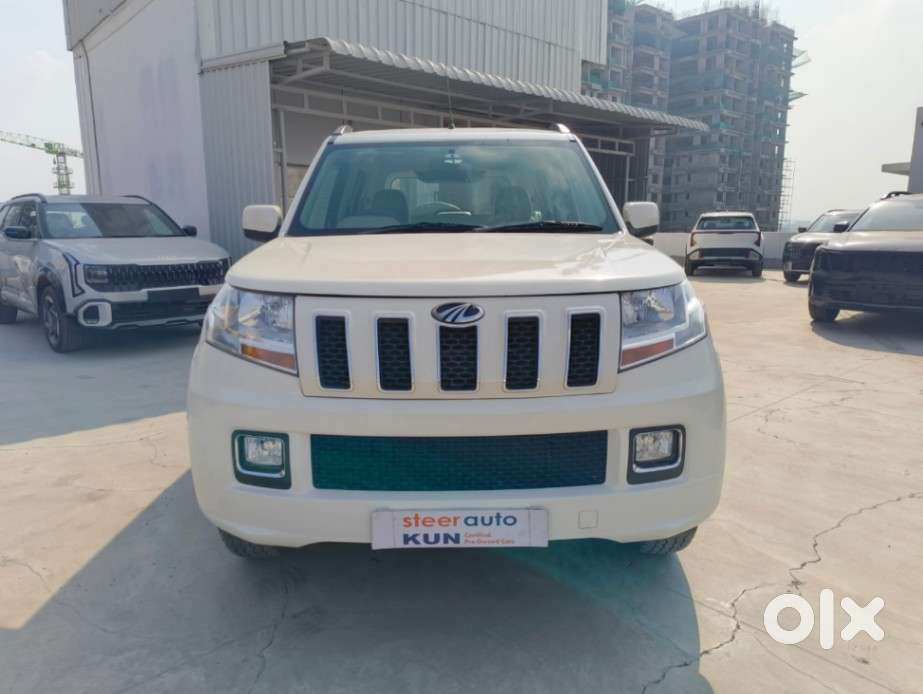 Mahindra Tuv 300 T8, 2016, Petrol