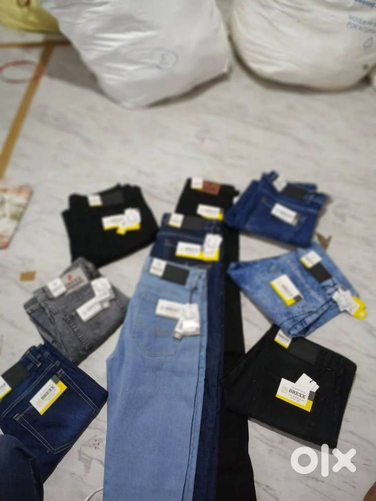 Wholesale cloth selling and buying