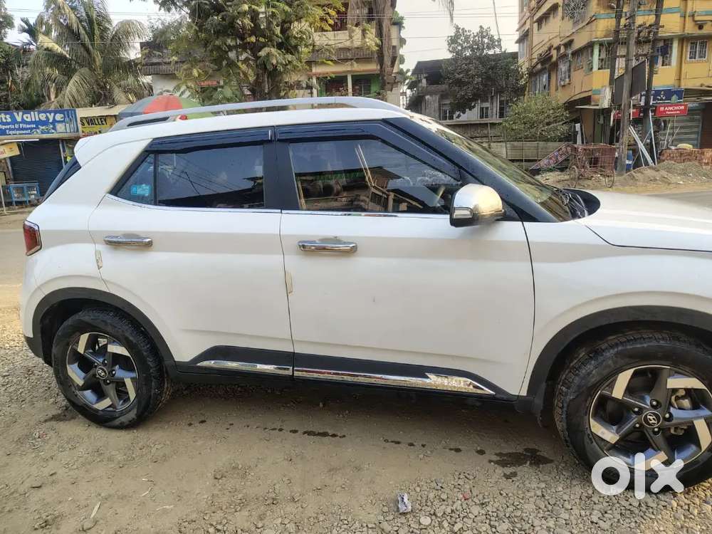 Hyundai Venue Turbo Manual 2021