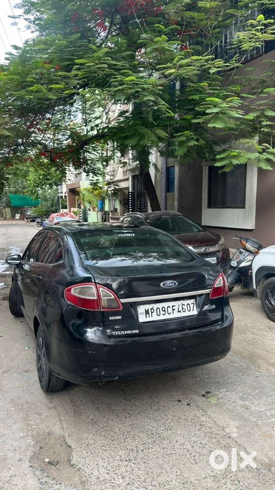 Ford Fiesta 1.5 Titanium 2012 Black Color Alloy Wheels Good Condition