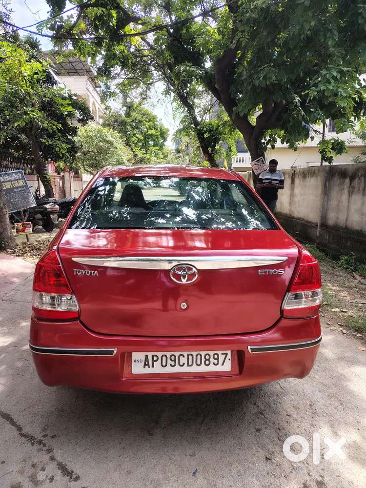 Toyota Etios Cross 2011