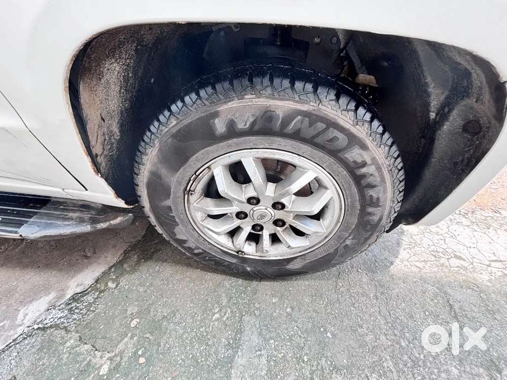Mahindra Tuv 300 2018