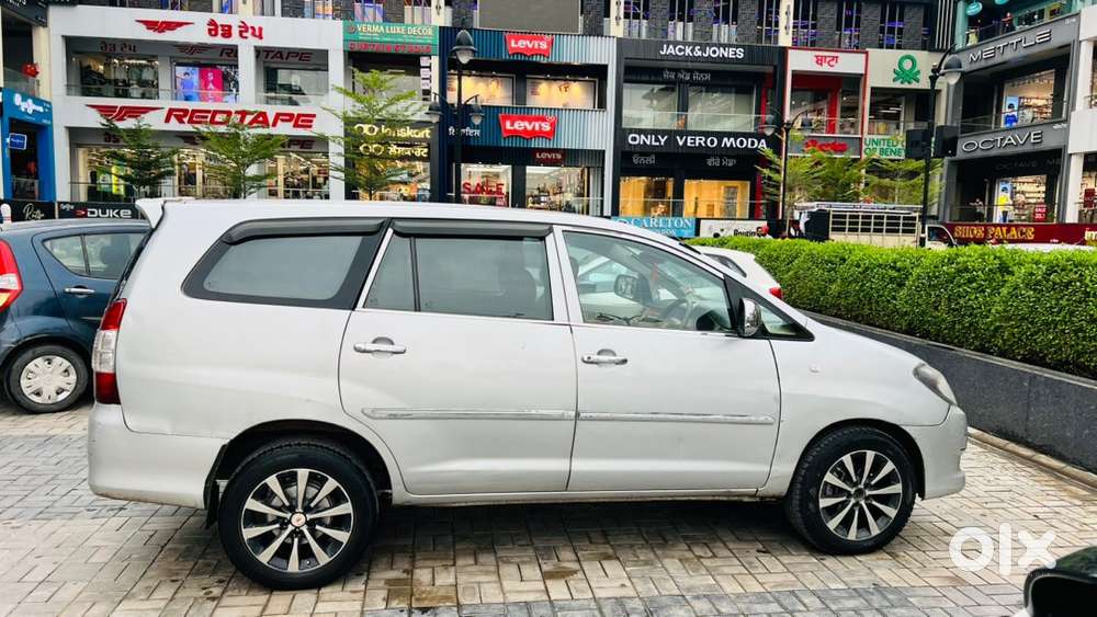 Toyota Innova 2.5 Diesel 2011 Dec