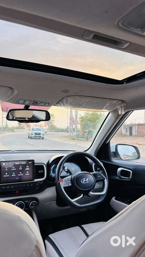 Hyundai Venue Petrol 2023