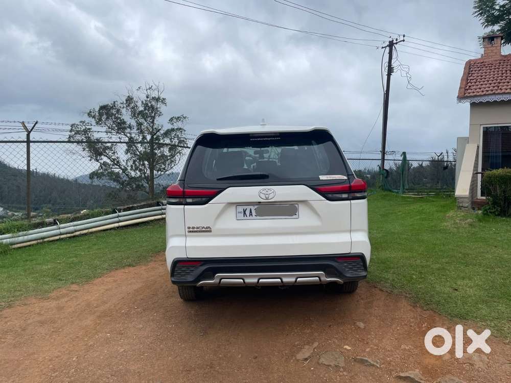 Toyota Innova Hycross 2023 140000 Km Driven