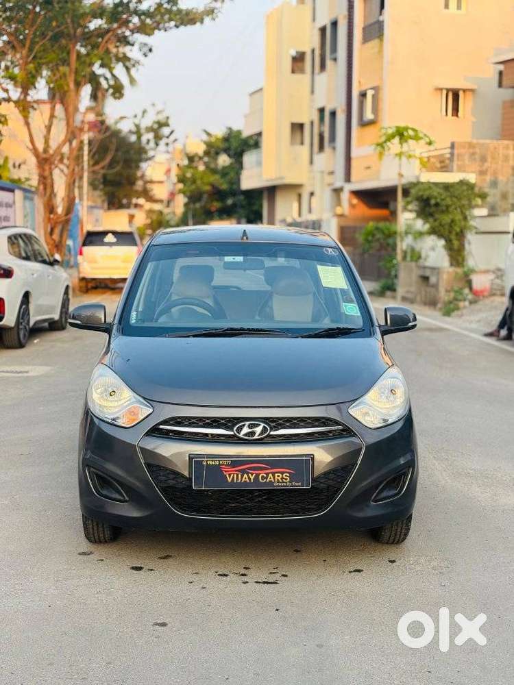 Hyundai I10 Sportz At, 2013, Petrol