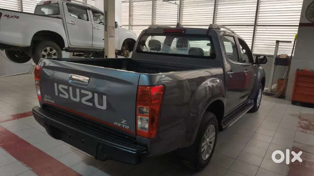 Isuzu S-cab Z 2025 New
