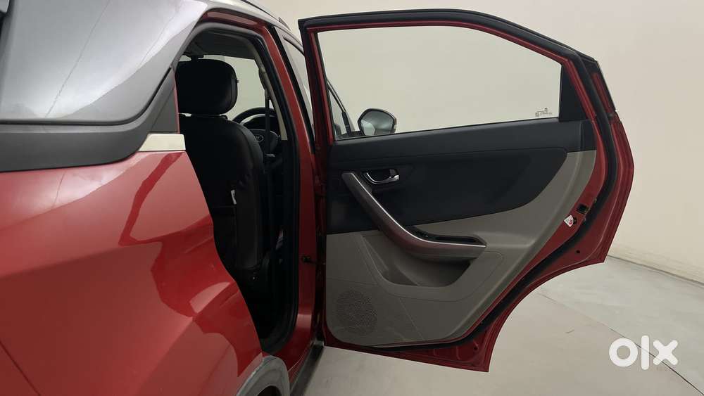 Tata Nexon 1.2 Revotron Xza Plus (l), 2018, Petrol
