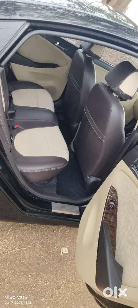 Hyundai Fluidic Verna 2011