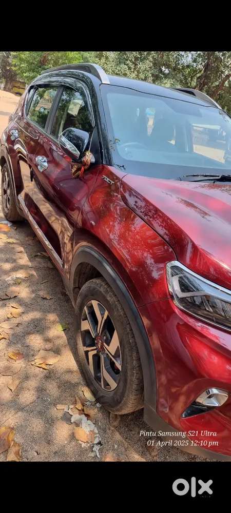 Kia Sonet Top Model , Automatic.