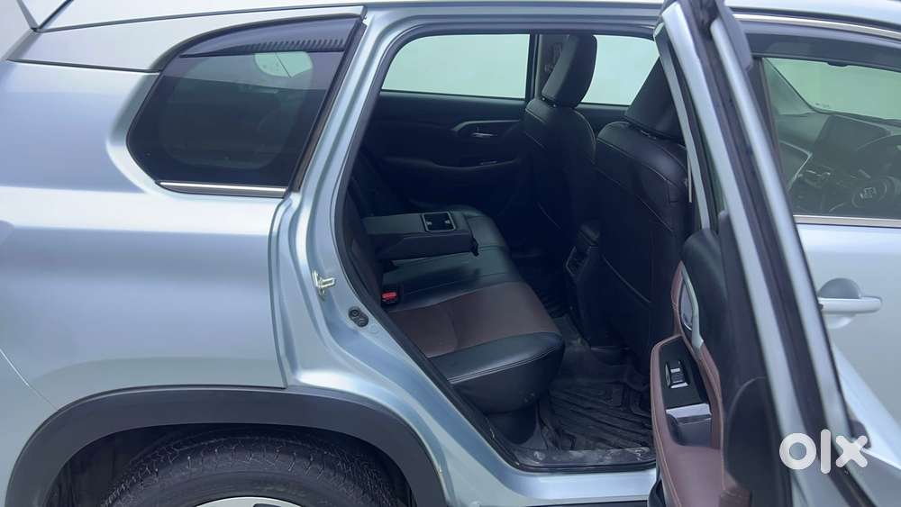 Maruti Suzuki Grand Vitara 1.5 Alpha Smart Hybrid At, 2023, Petrol