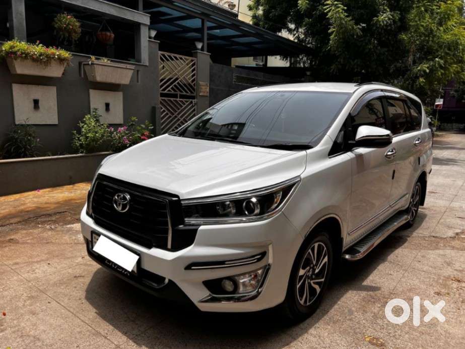 Toyota Innova Crysta 2.4 V 8 Str, 2023, Diesel