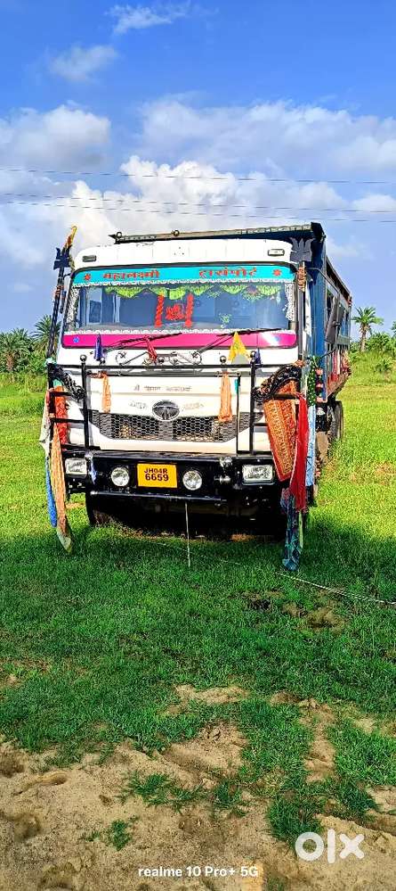 14 wheeler hywa tipper