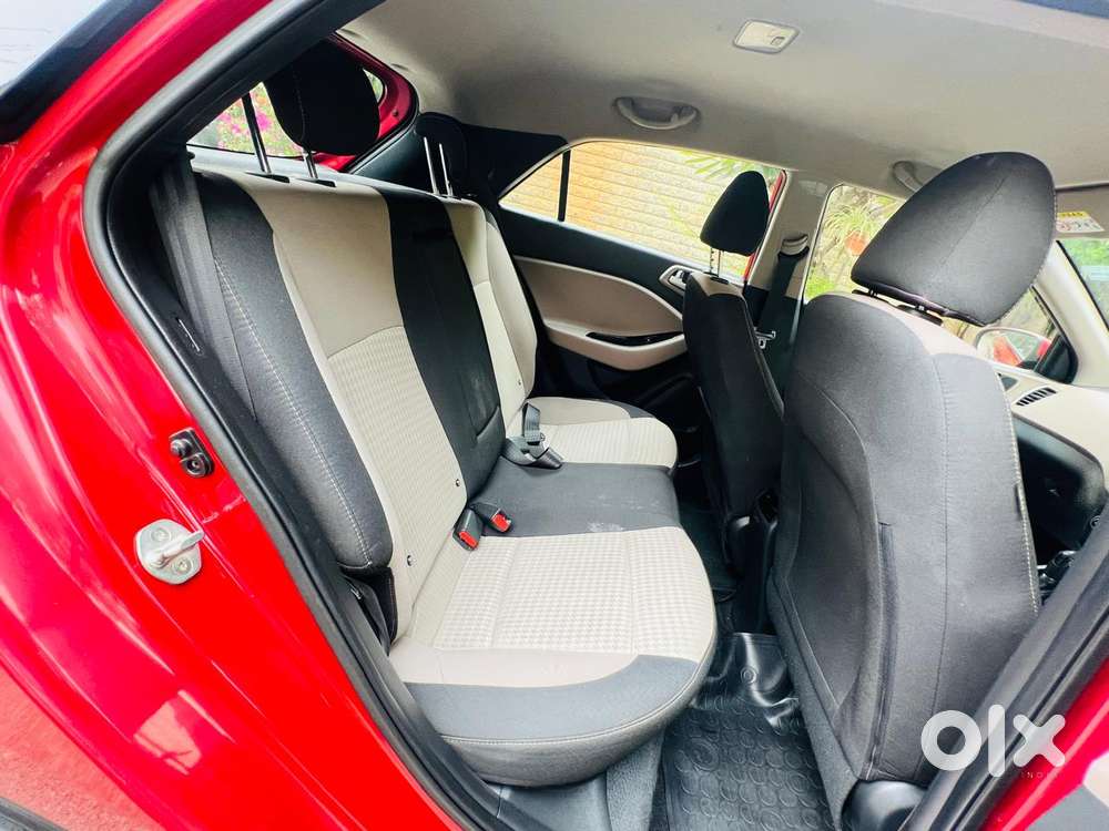 Hyundai I20 Asta 1.4 At With Avn, 2019, Petrol