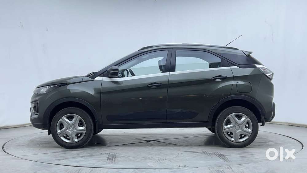 Tata Nexon 1.2 Revotron Xm (s), 2023, Petrol
