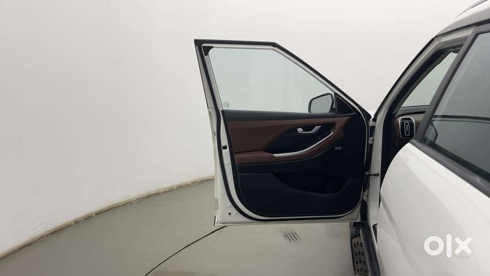 Hyundai Alcazar Platinum, 2022, Petrol