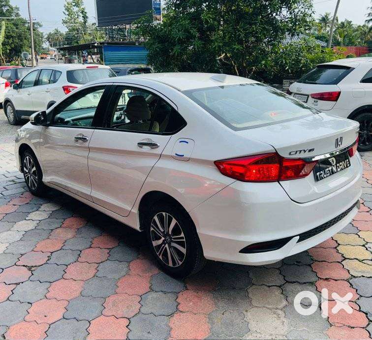Honda City 1.5 V 5th Gen I-vtec Mt, 2022, Petrol