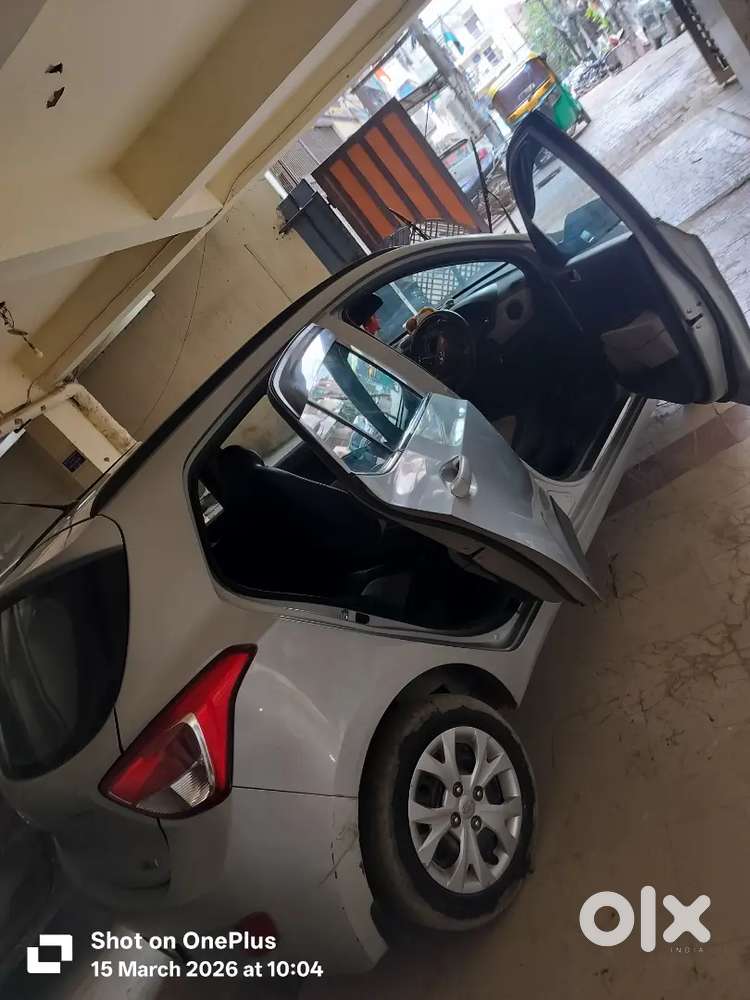 Hyundai Grand I10  2016 Petrol 33000 Km Drive Brand New Condition