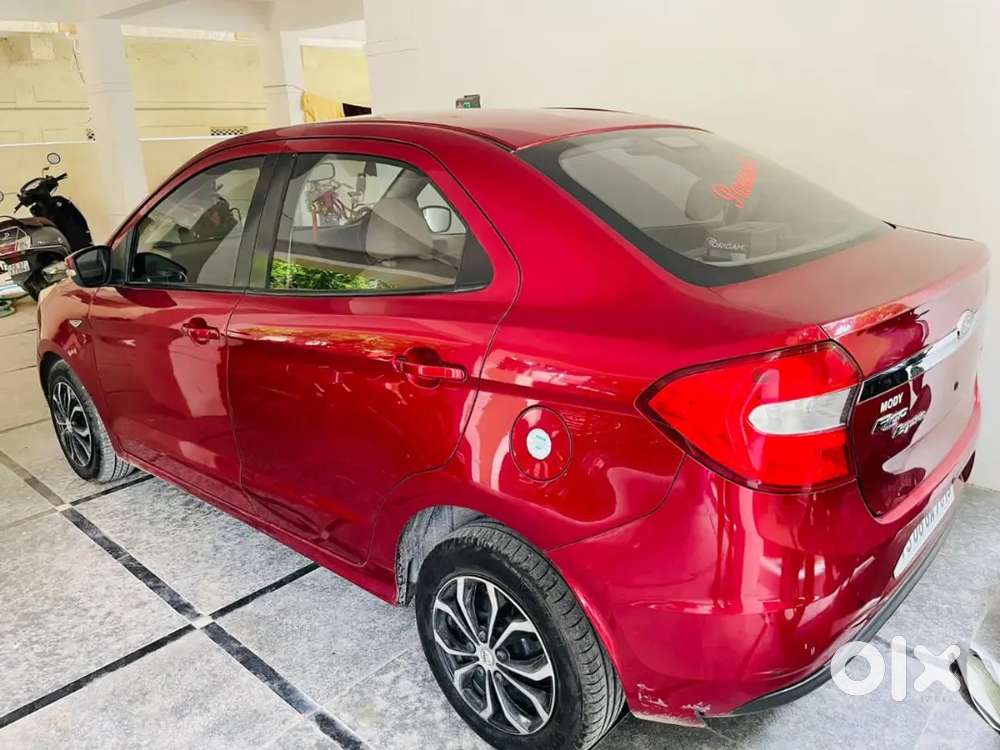 Full Insurance Upto 2027 Jan
Meilage In City 25 Highway 30  Alr