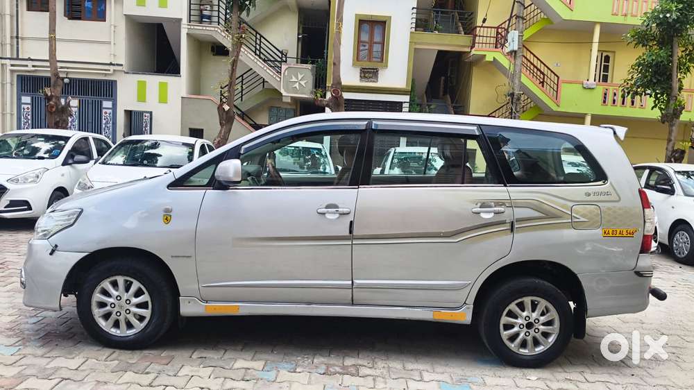 Toyota Innova 2.5 G (diesel) 8 Seater Bs Iv, 2014, Diesel