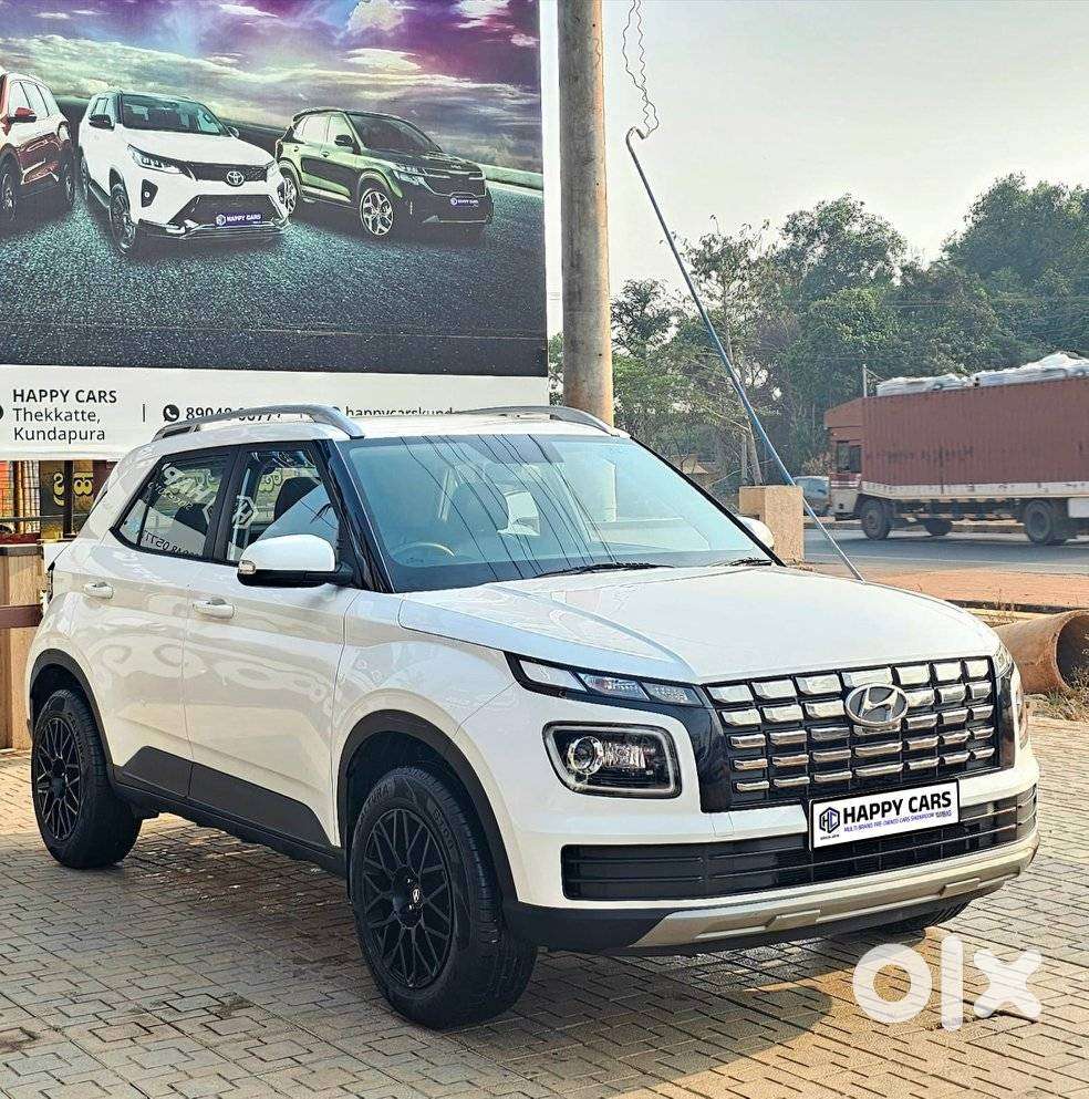 Hyundai Venue 1.2 S (o), 2022, Petrol