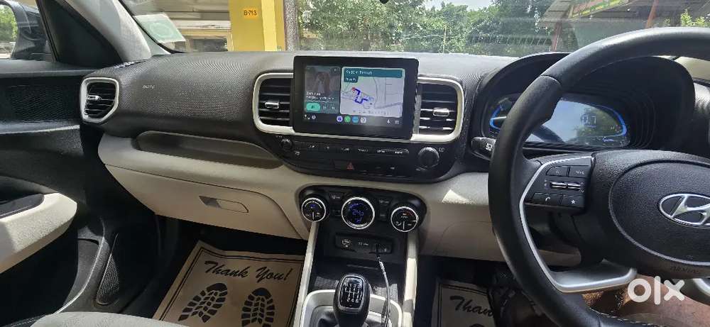 Hyundai Venue Sx Diesel  December 2022  28,000 Km  Sunroof  Excell
