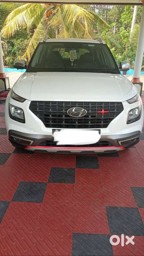 Hyundai Venue 2021 Petrol Well Maintained