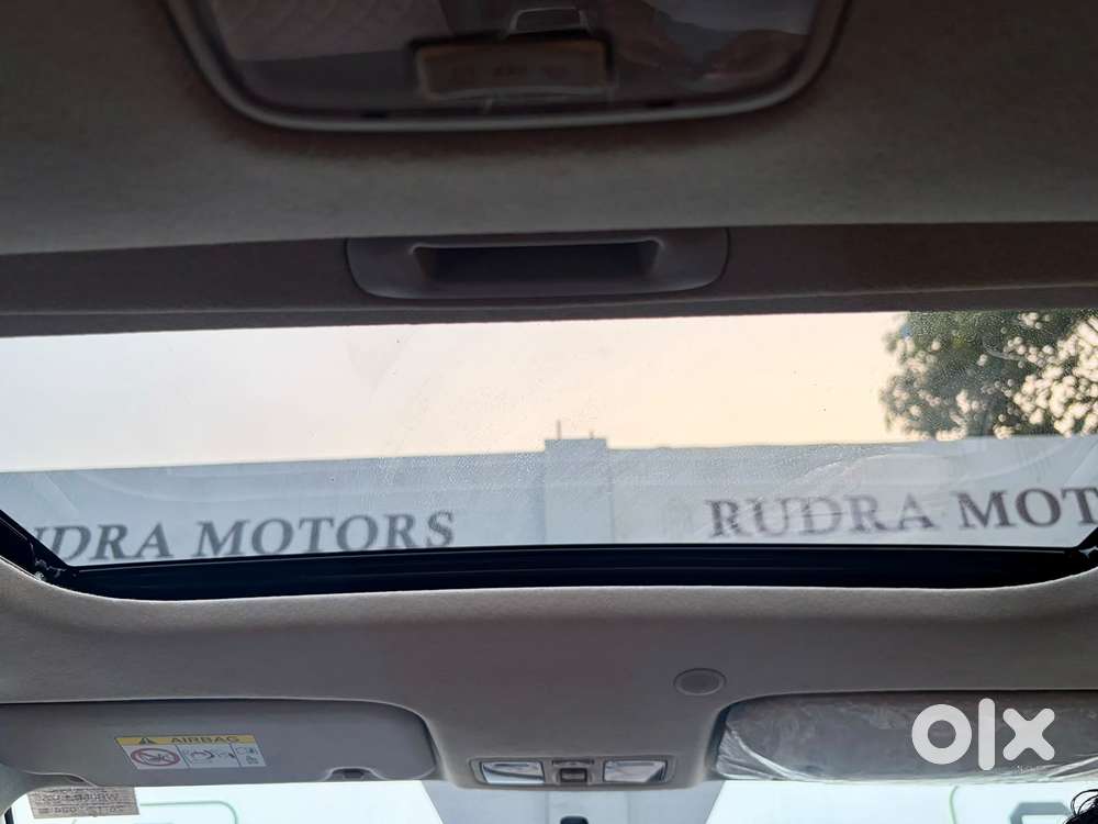 Hyundai Venue 1.2 S (o), 2024, Petrol
