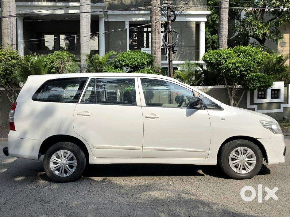 Toyota Innova 2.5 G (diesel) 8 Seater, 2014, Diesel