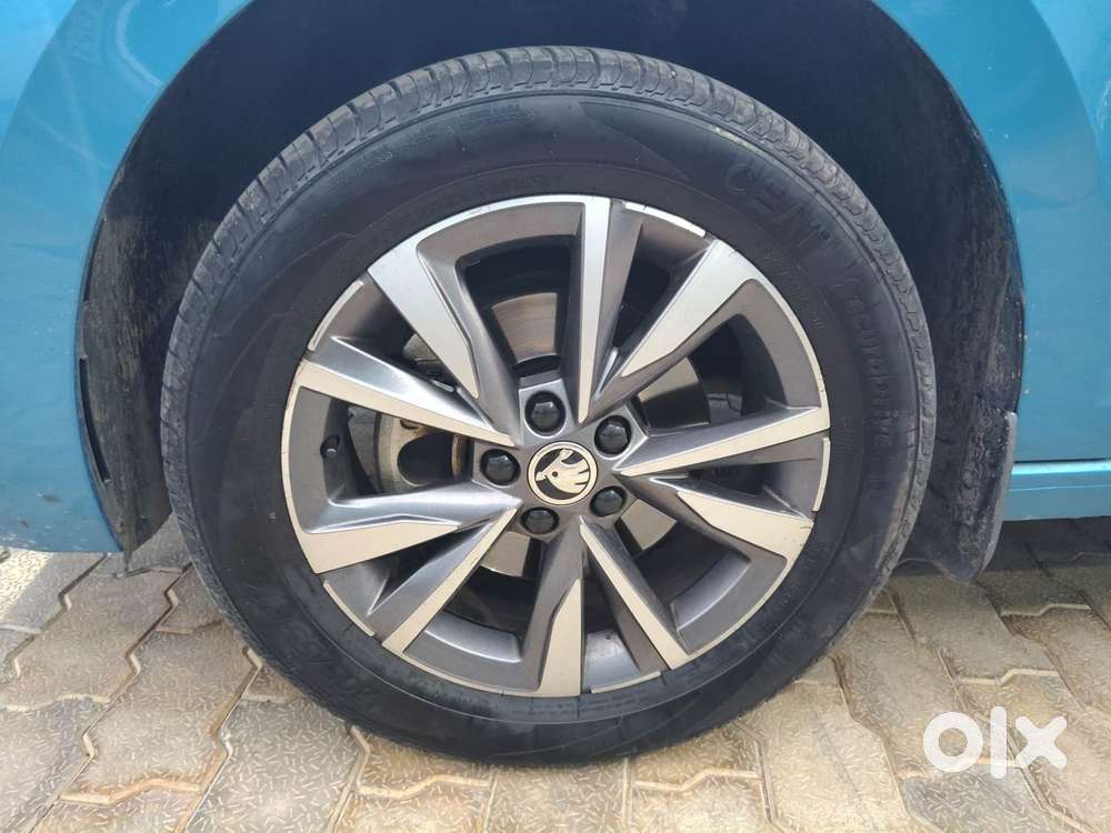 Skoda Slavia Style 1.0l Tsi At, 2022, Petrol