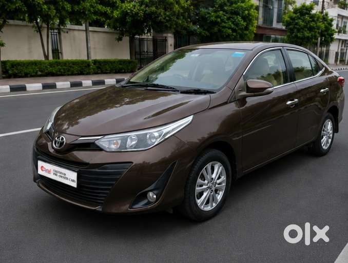 Toyota Yaris V Cvt, 2018, Petrol