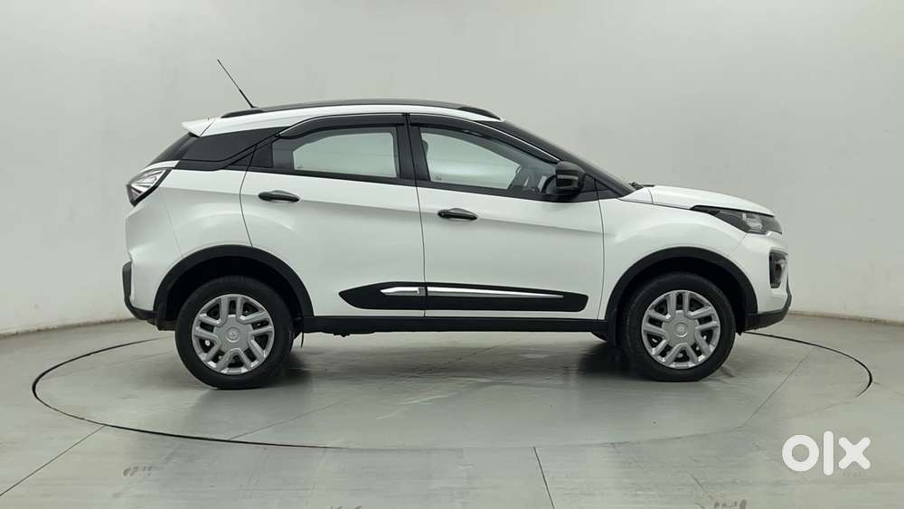 Tata Nexon 1.2 Revotron Xm (s), 2023, Petrol
