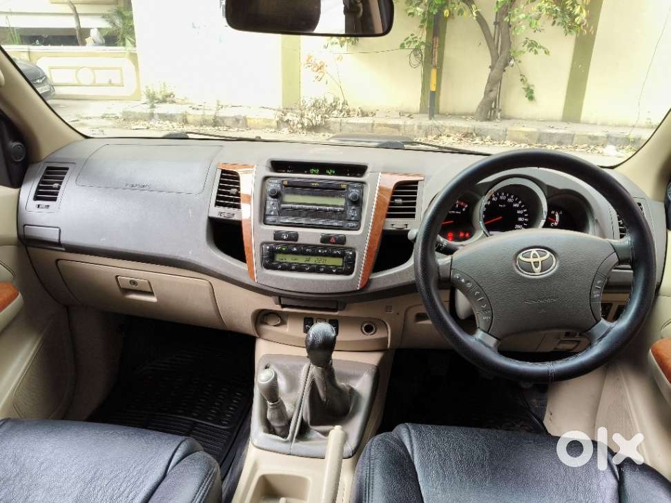 Toyota Fortuner 3.0 4x4 Manual, 2011, Diesel