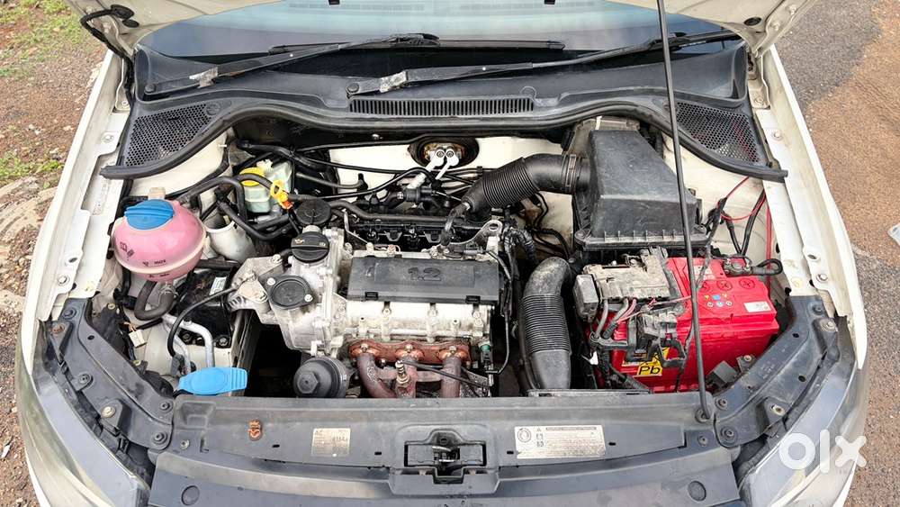 Volkswagen Polo Petrol Manual 2011