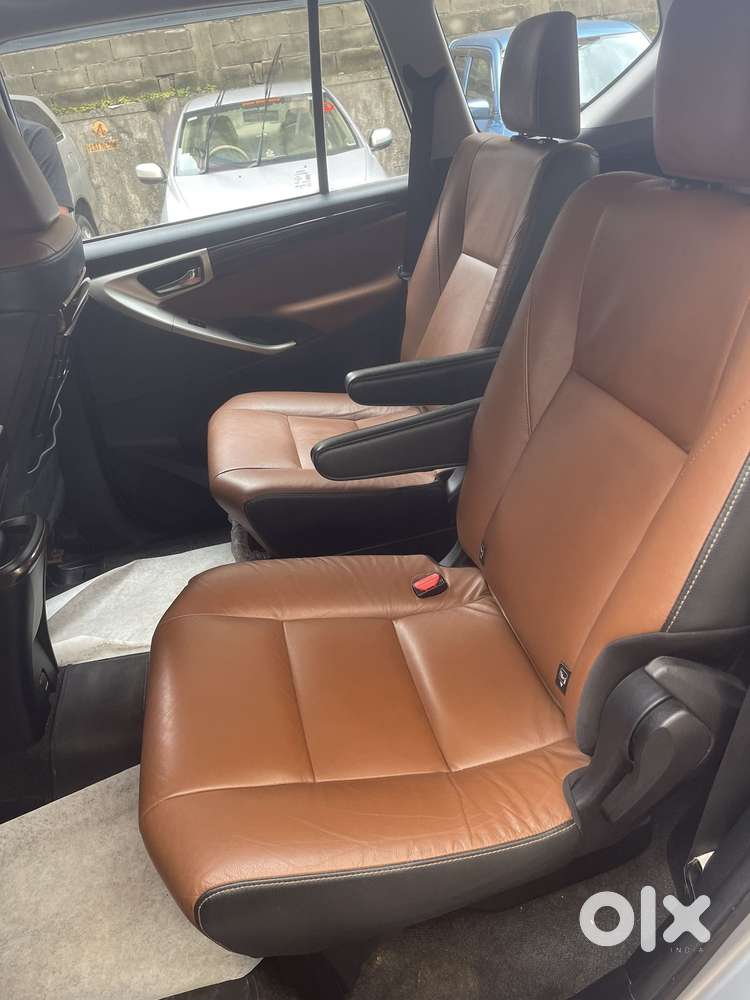 Toyota Innova Crysta 2.8z Automatic, 2016, Diesel