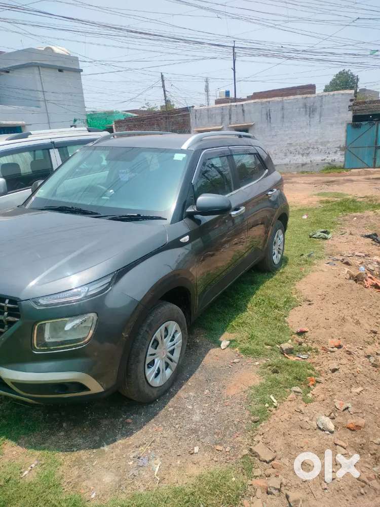 Hyundai Venue Petrol 2022