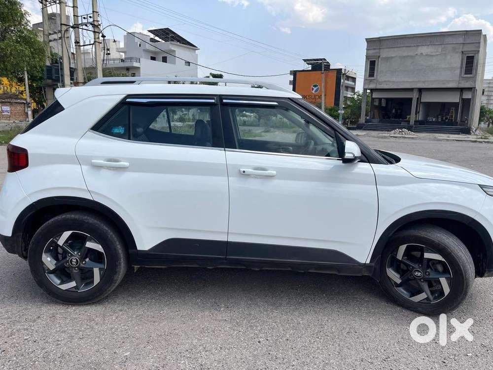 Hyundai Venue 2019 Diesel 90000 Km Driven