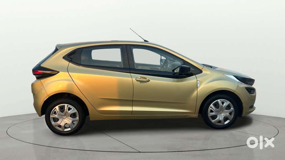 Tata Altroz 1.2 Xm Plus, 2022, Petrol
