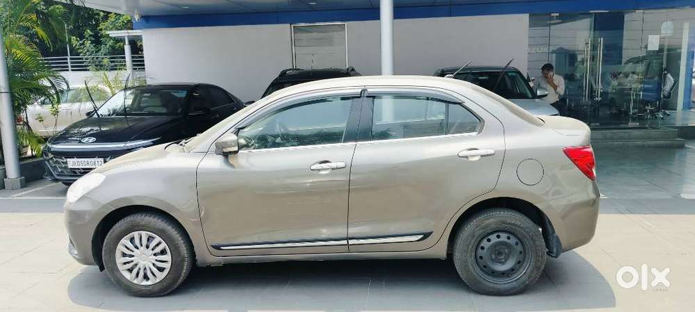 Maruti Suzuki Dzire Vxi Ags, 2022, Petrol