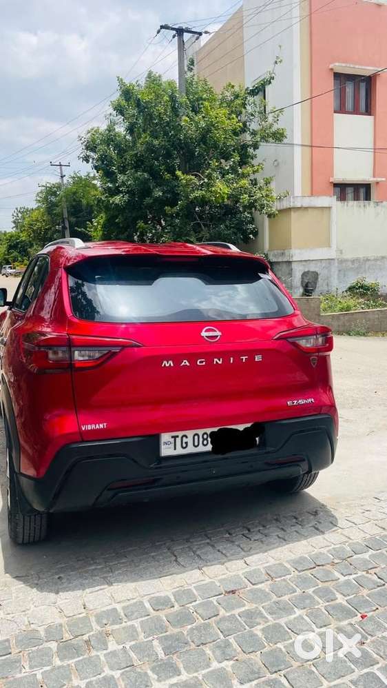 Lady Driven Nissan Magnite Petrol Amt  2025