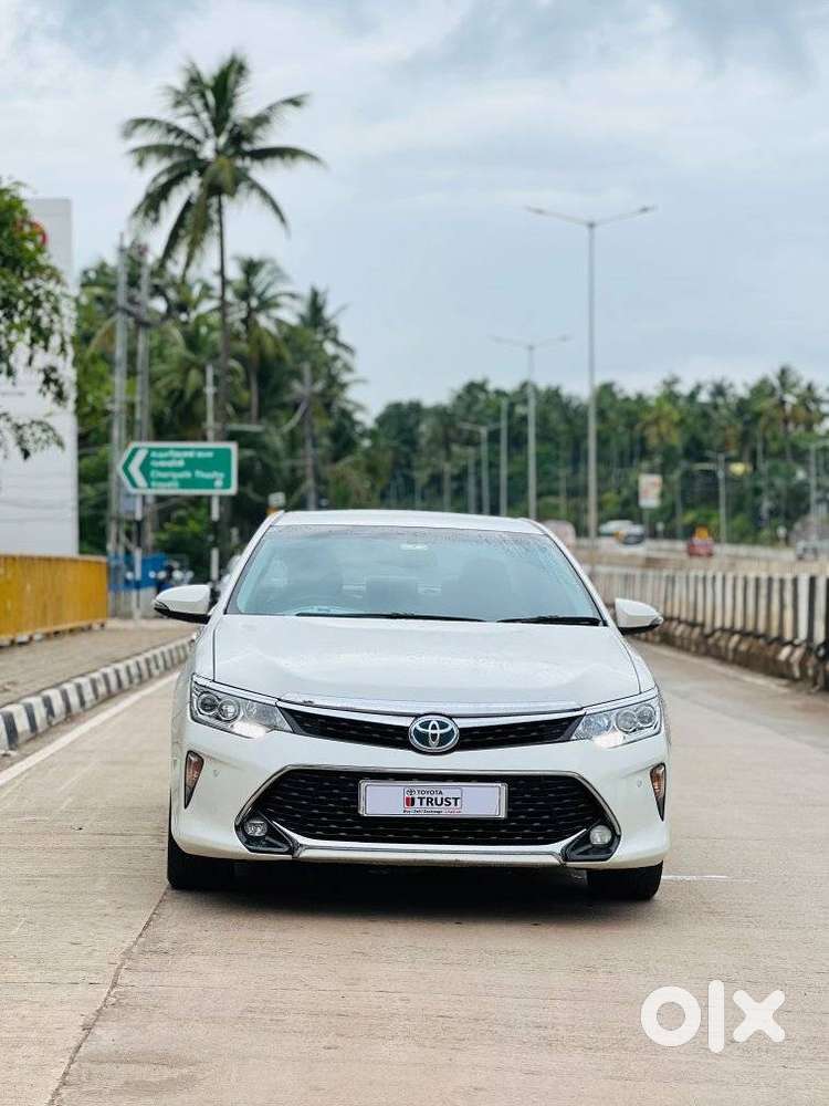 Toyota Camry Hybrid 2.5, 2017, Cng & Hybrids