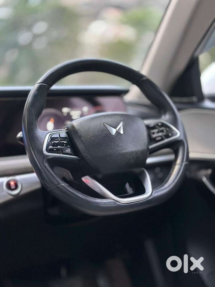 Mahindra Xuv700 2.2 Ax 7 Diesel At Luxury Pack Str, 2023, Diesel