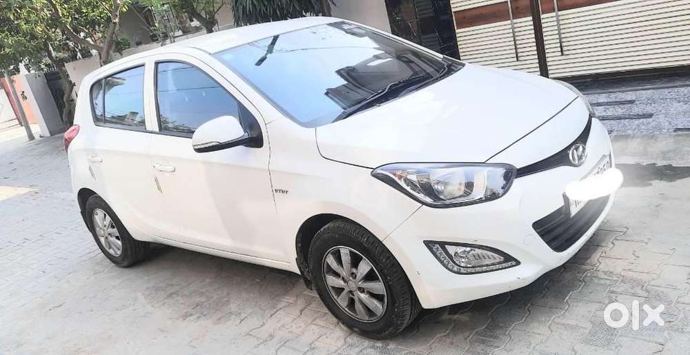 Hyundai I20 Sportz Plus, 2014, Petrol