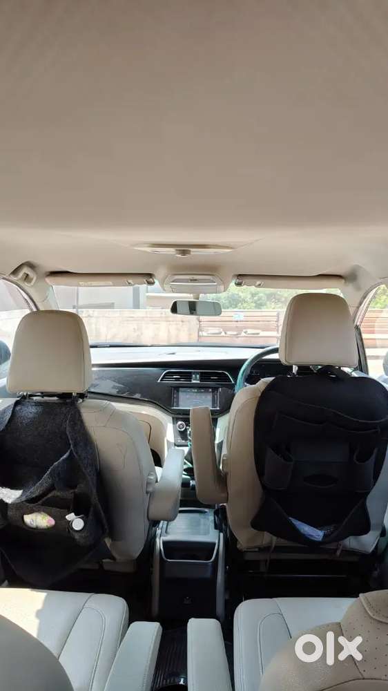 Mahindra Marrazzo M8 7st