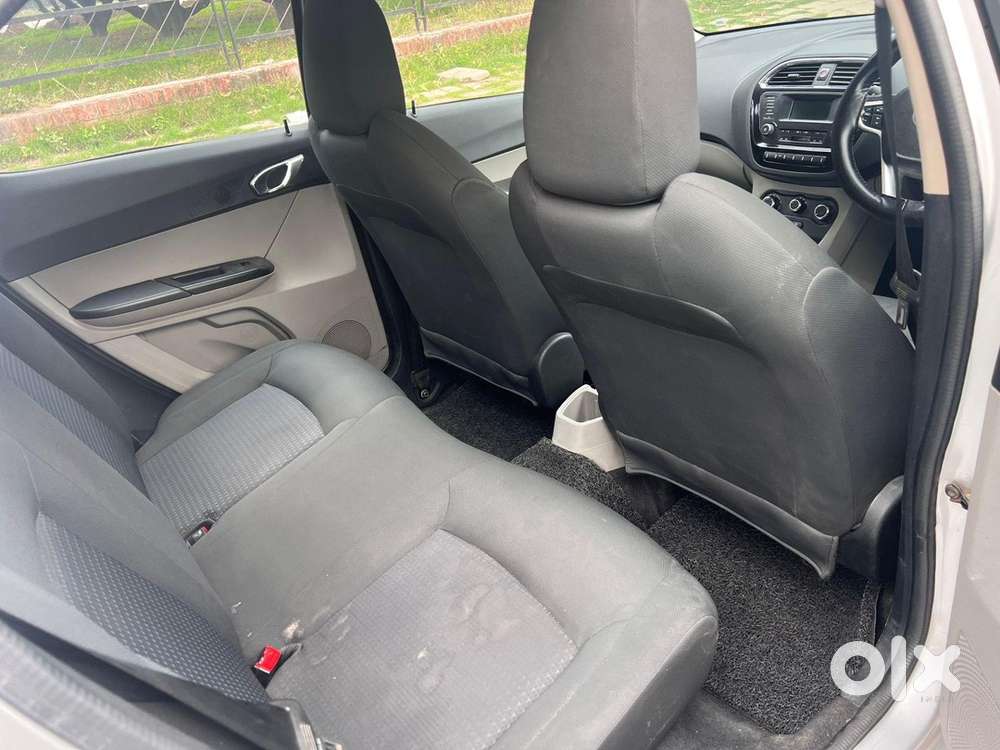 Tata Tiago Petrol 2017