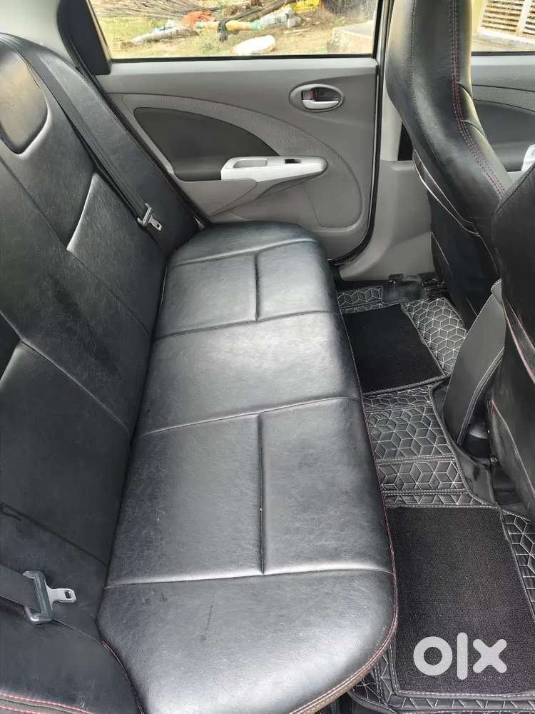 Toyota Etios 1.5 V 2011