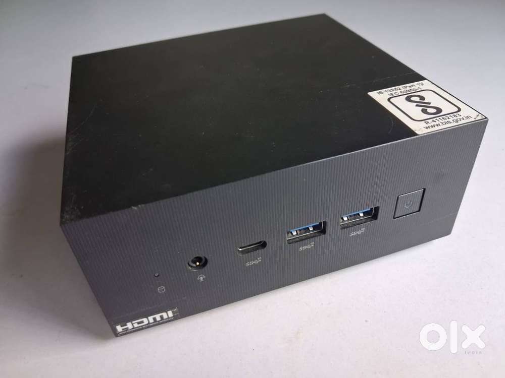 ASUS PN64 Mini PC  i5 12500H  16GB DDR5  500GB SSD  Wifi  4 HDMI